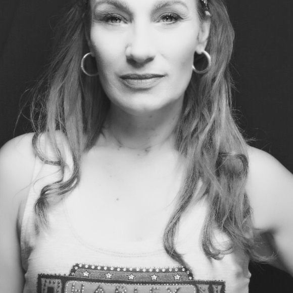 Say Hi! - Picture 3 of 4